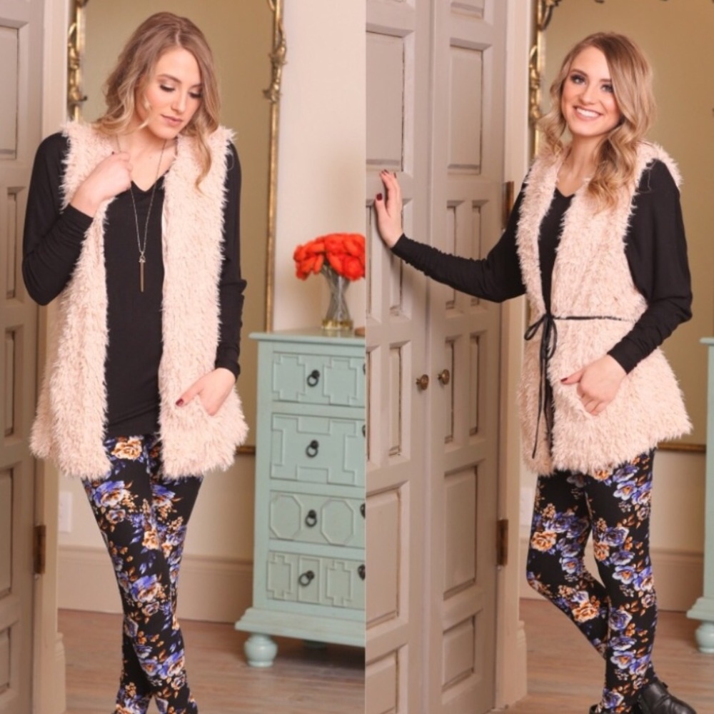 LAST ONE!!✨GORGEOUS IVORY FAUX FURRY VEST✨ - Picture 3 of 3